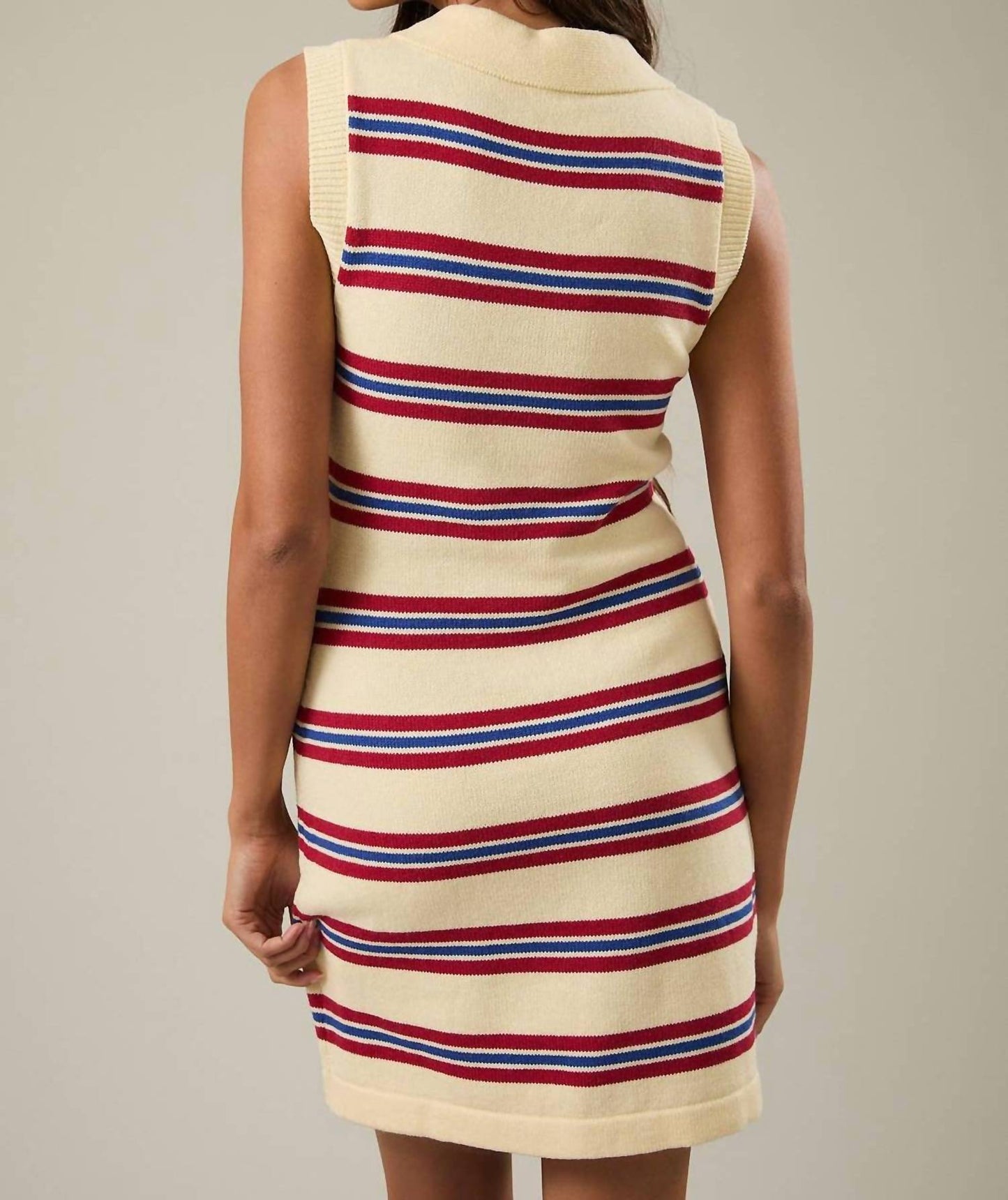 Le Lis - Sleeveless Collared Sweater Dress