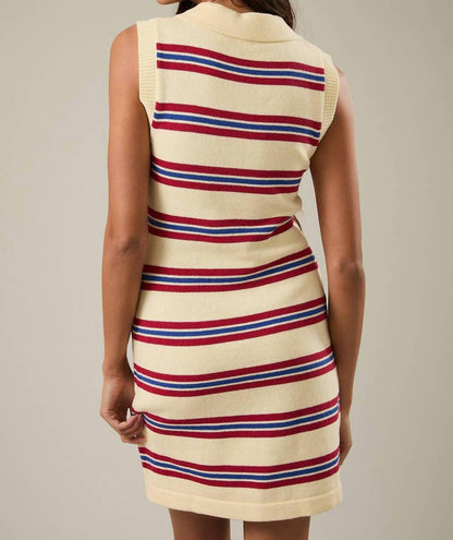 Le Lis - Sleeveless Collared Sweater Dress