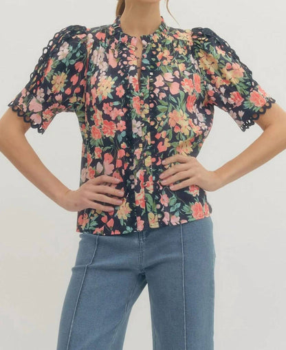 Entro - Floral Scallop Lace Trim Puff Sleeve Top