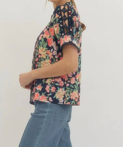 Entro - Floral Scallop Lace Trim Puff Sleeve Top