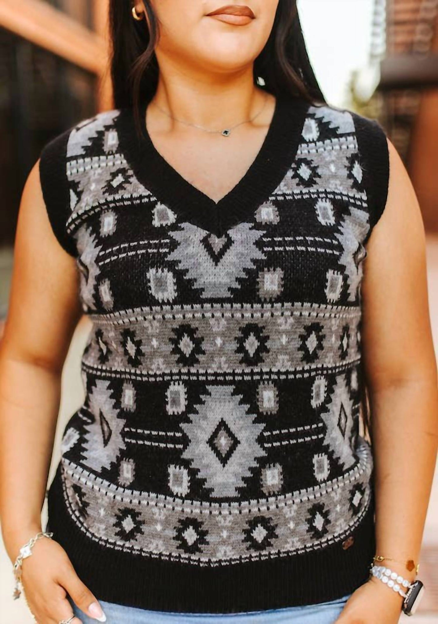Lucky & Blessed - Aztec Knit V-neck Sleeveless Western Sweater Top
