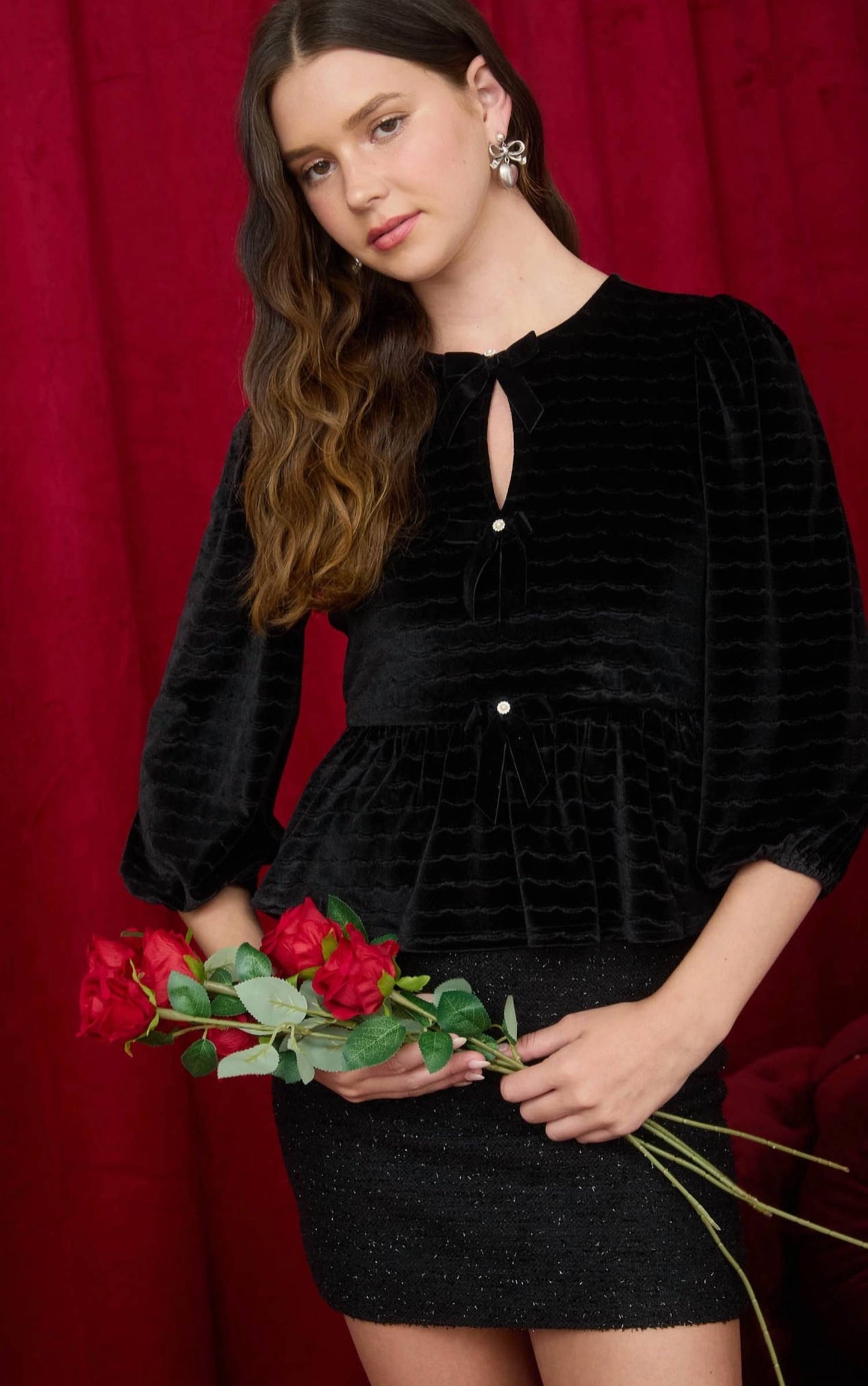 Blu Pepper - Scallop Velvet Bow Detail Knit Top