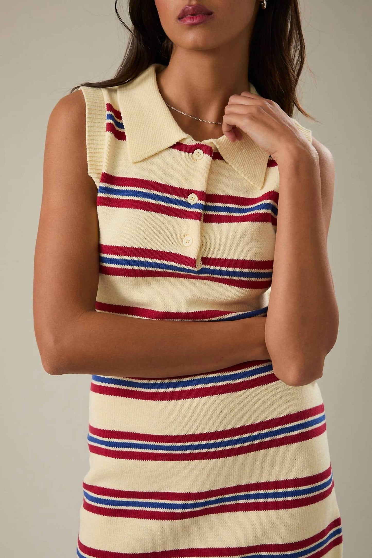 Le Lis - Sleeveless Collared Sweater Dress