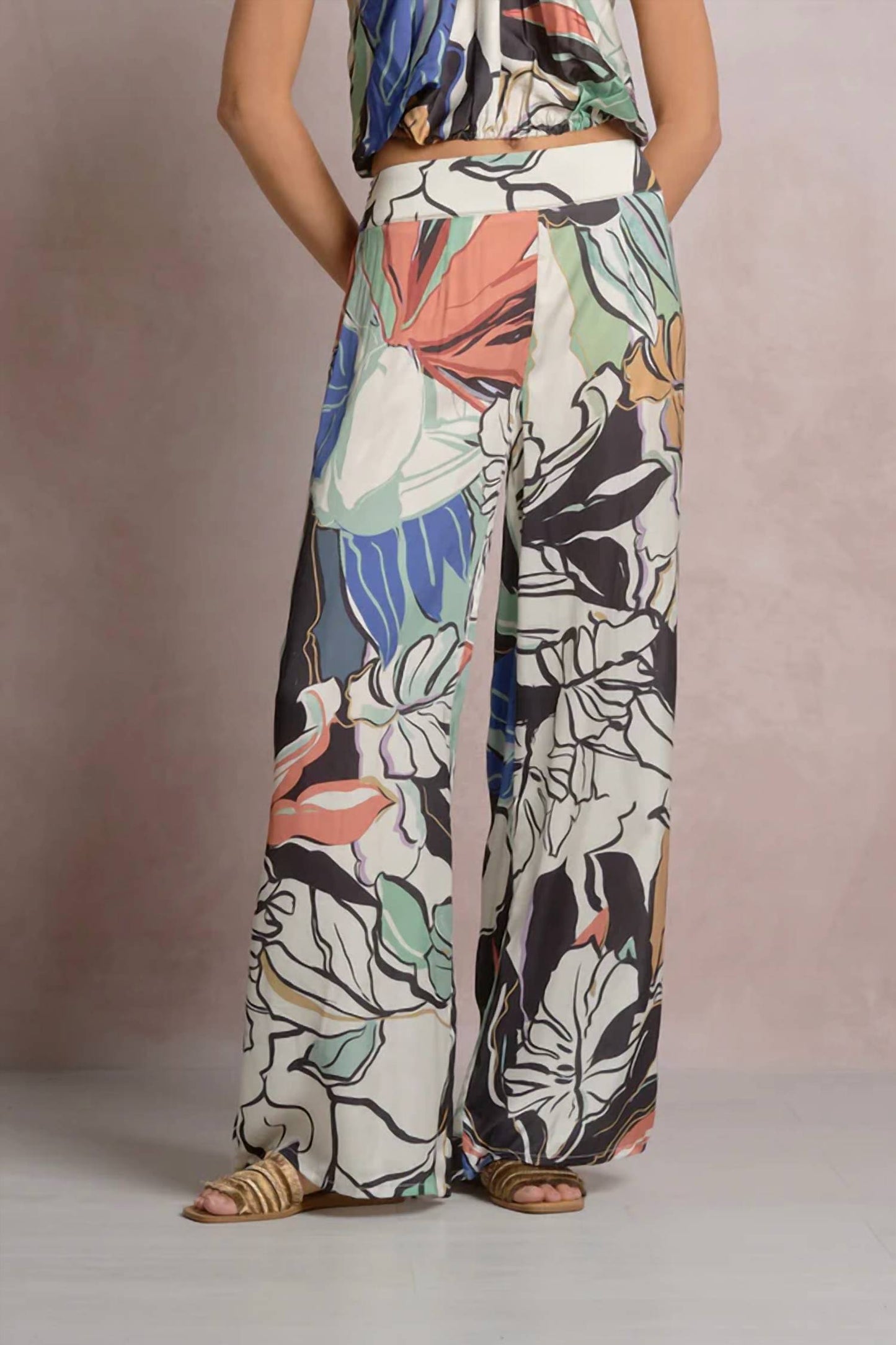 Elan - Sierra Smocked Back Flowy Pant