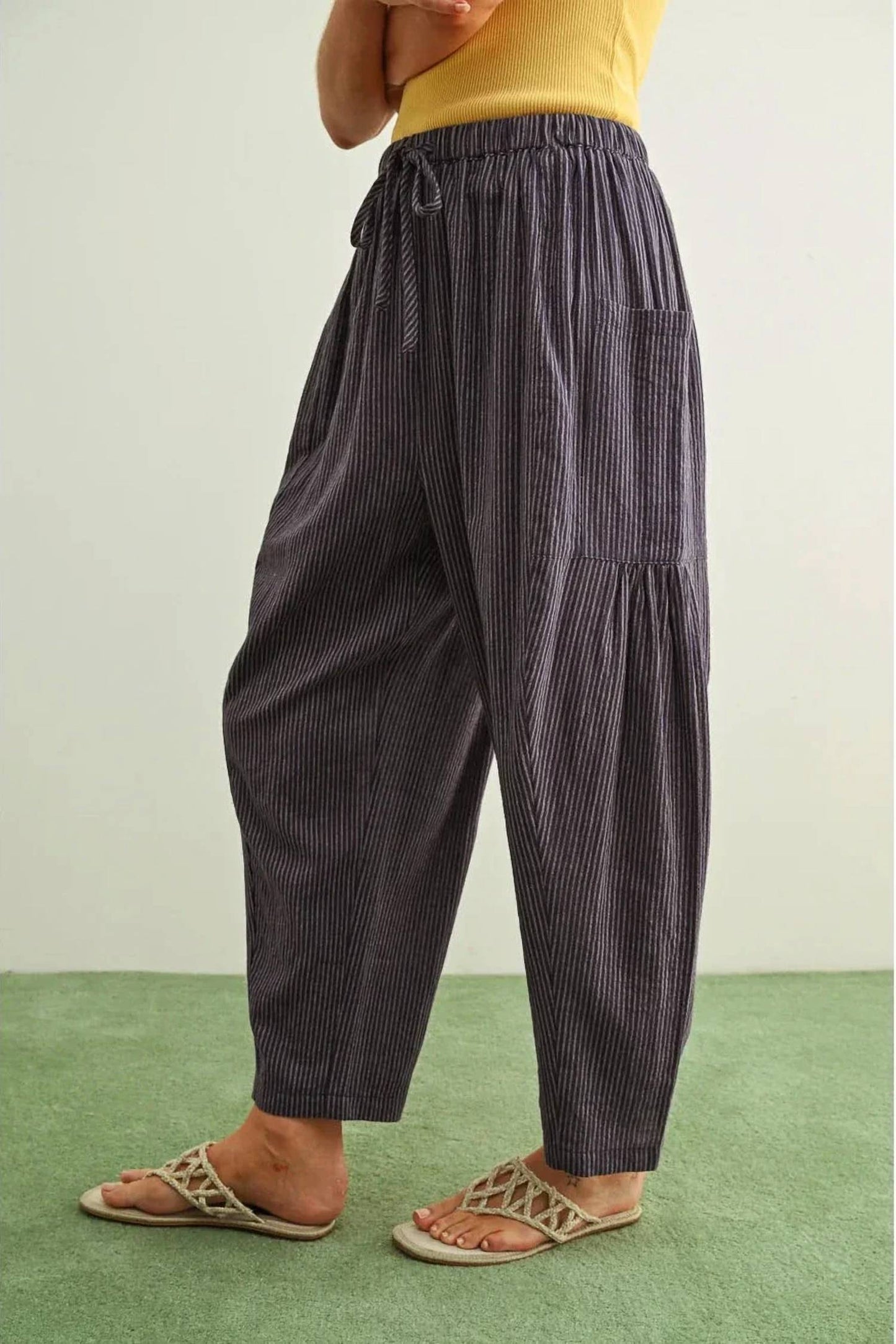 Miou Muse - PINSTRIPED LOOSE PANTS WITH POCKETS