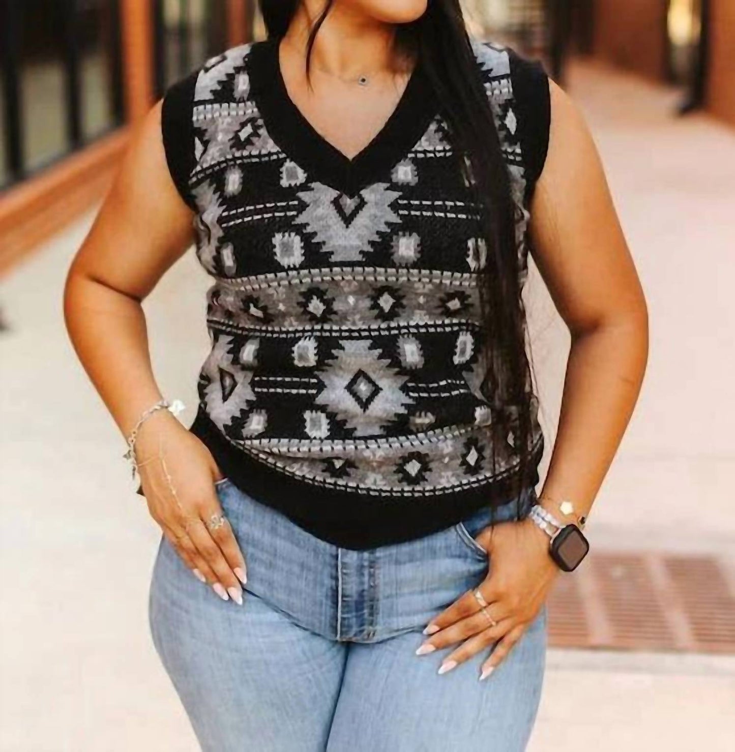 Lucky & Blessed - Aztec Knit V-neck Sleeveless Western Sweater Top