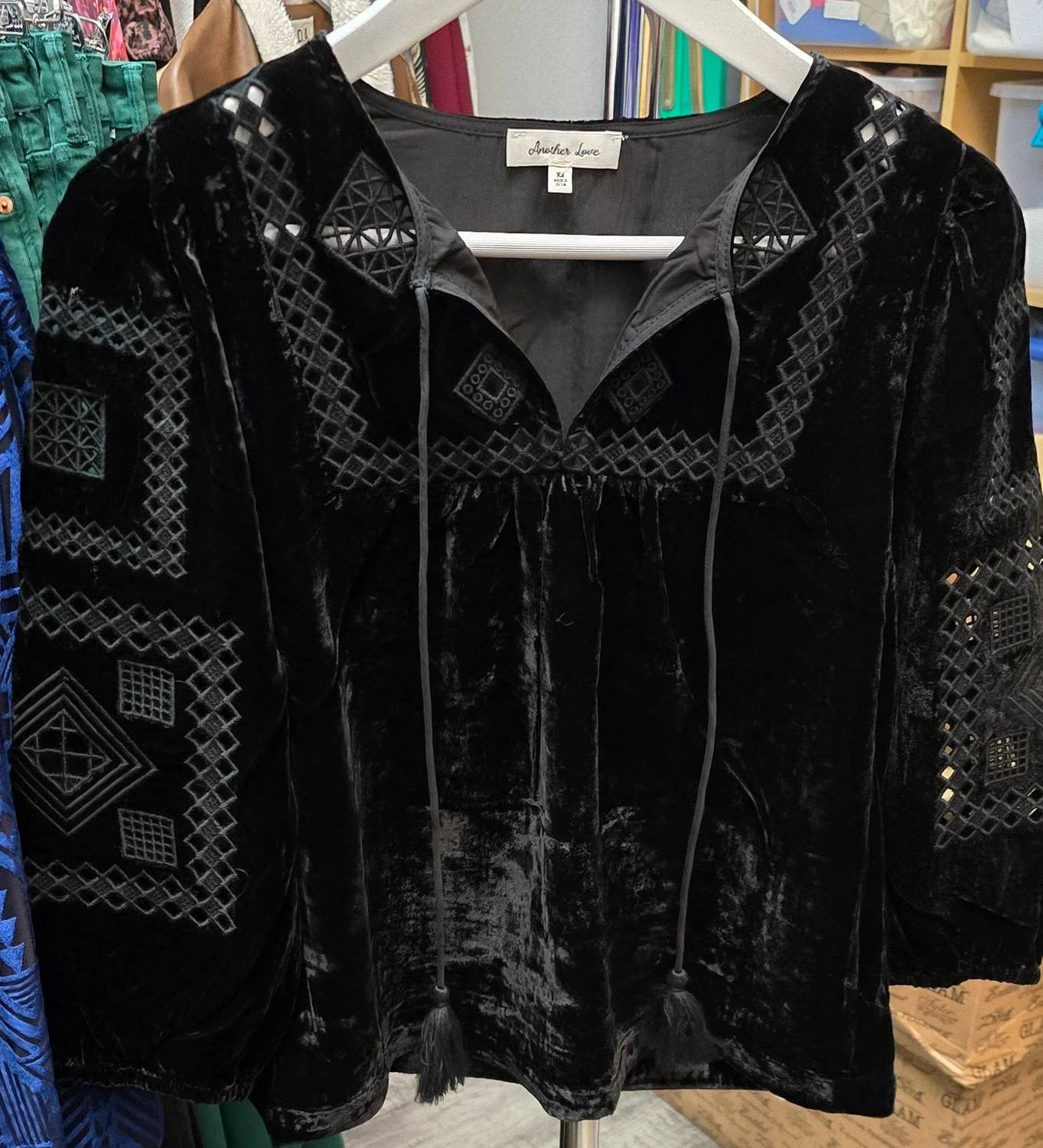 Another Love - Women's Katana Velvet 3/4 Sleeve Top